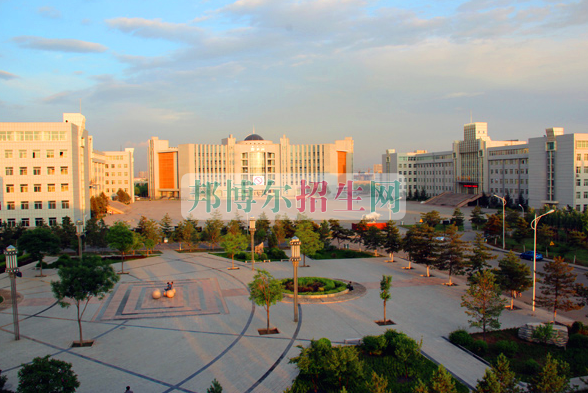 包頭職業(yè)技術(shù)學(xué)院?？圃盒閹讓? width=