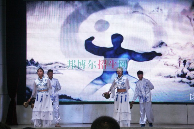 天府新區(qū)成人中等專業(yè)學(xué)校“美好新區(qū)，千年廣都”