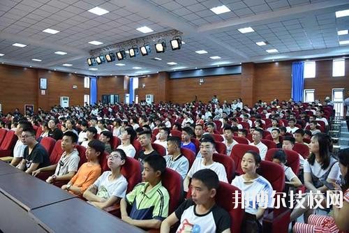 成都溫江區(qū)燎原職業(yè)技術(shù)學(xué)校2020年報(bào)名條件、招生要求、招生對(duì)象