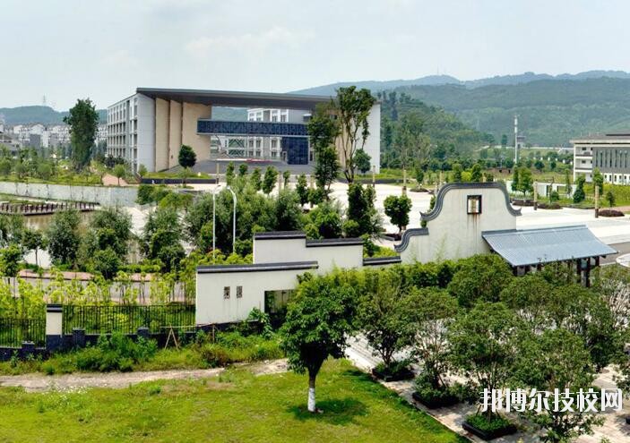 重慶兩江職業(yè)教育中心2020年報名條件、招生要求、招生對象