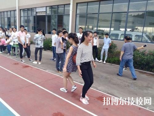 成都翰林職業(yè)技術學校2020年招生辦聯系電話