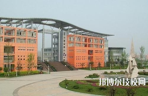 成都市中山職業(yè)技術(shù)學(xué)校2020年報(bào)名條件、招生要求、招生對(duì)象