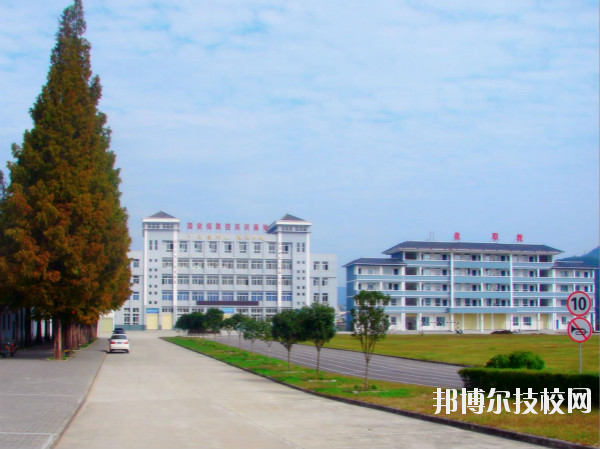 石泉縣職業(yè)教育中心2020年報名條件、招生要求、招生對象