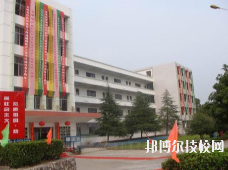 江西通用技術(shù)工程學(xué)校2020年報名條件、招生要求、招生對象
