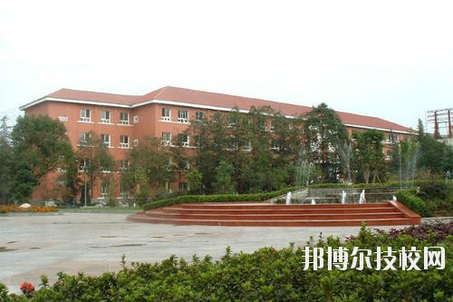 德陽應用技術(shù)職業(yè)學校網(wǎng)站網(wǎng)址