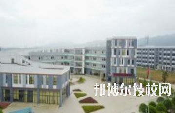 江西輕工業(yè)高級技工學(xué)校2020年學(xué)費(fèi)、收費(fèi)多少
