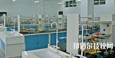 甘肅石化技師學(xué)院2020年報名條件、招生要求、招生對象
