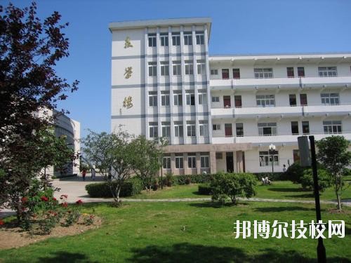 遵義職業(yè)技術(shù)學(xué)校2020年報(bào)名條件、招生要求、招生對(duì)象