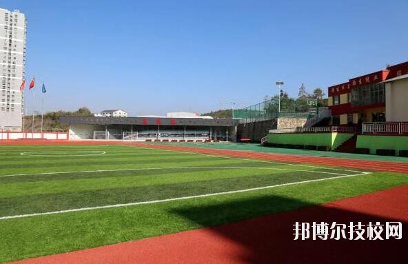 貴州科技學(xué)校2020年報名條件、招生要求、招生對象