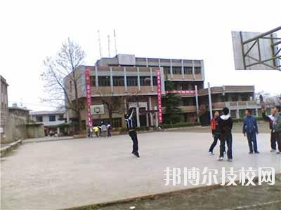 貴州龍里中等職業(yè)學(xué)校2020年報名條件、招生要求、招生對象