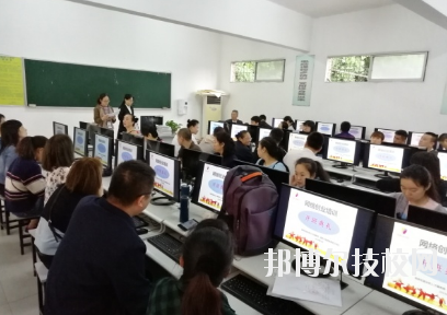 重慶現(xiàn)代技工學(xué)校2020年報(bào)名條件、招生要求、招生對象