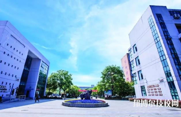 衢州工程技術(shù)學(xué)校2020年報名條件、招生要求、招生對象