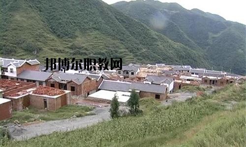 納雍中等職業(yè)學校2020年報名條件、招生要求、招生對象