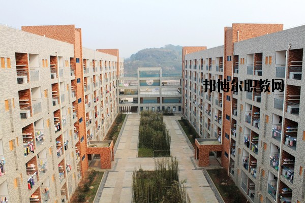 曲靖馬龍縣職業(yè)技術(shù)學(xué)校2020年報名條件、招生要求、招生對象