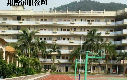 梧州西南中等專業(yè)學(xué)校2020年報(bào)名條件、招生要求、招生對象