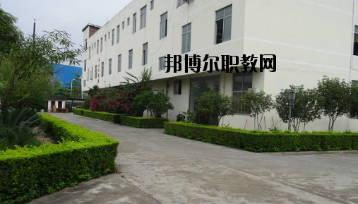 廣西玉林畜牧獸醫(yī)學(xué)校2020年報名條件、招生要求、招生對象 