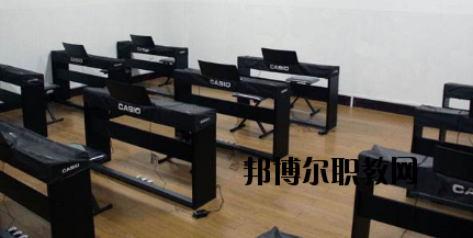 酒泉農(nóng)墾技工學(xué)校2020年報(bào)名條件、招生要求、招生對(duì)象