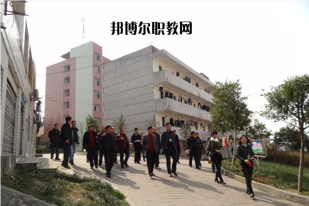 古藺縣大村職業(yè)中學校2020年報名條件、招生要求、招生對象