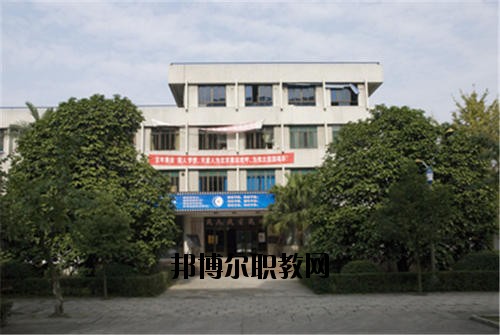 四川瀘州天星影視藝術(shù)學校2020年報名條件、招生要求、招生對象