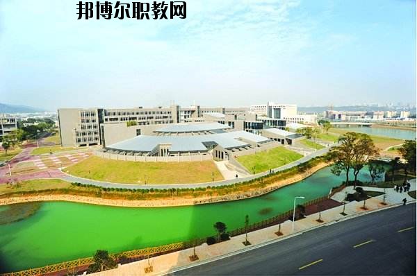 武穴財(cái)貿(mào)中等專業(yè)學(xué)校2020年報(bào)名條件、招生要求、招生對(duì)象
