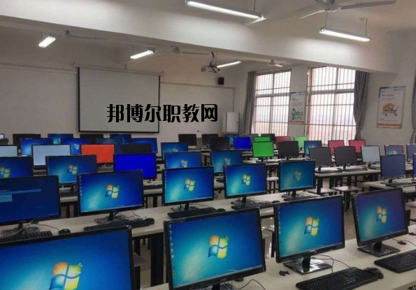 安義職業(yè)技術(shù)學(xué)校2020年報(bào)名條件、招生要求、招生對(duì)象