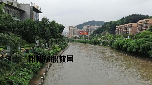 貴陽長征職業(yè)技術(shù)學(xué)校2020年報名條件、招生要求、招生對象