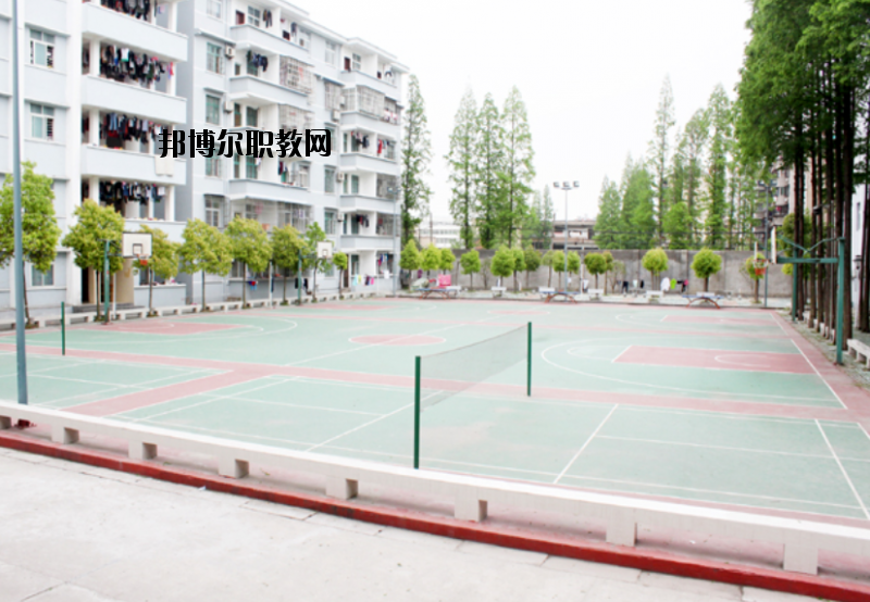 湖北潛江衛(wèi)生學(xué)校2020年報(bào)名條件、招生要求、招生對(duì)象