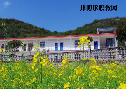 景德鎮(zhèn)傳統(tǒng)文化職業(yè)學(xué)校2020年報名條件、招生要求、招生對象