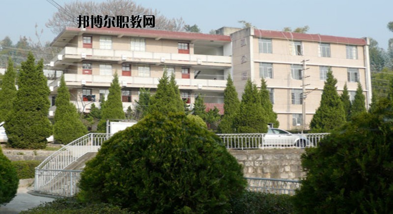 保山隆陽區(qū)職業(yè)技術(shù)學(xué)校2020年報(bào)名條件、招生要求、招生對(duì)象