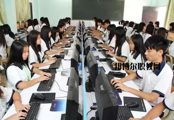 肇慶高要技工學(xué)校2020年報(bào)名條件、招生要求、招生對象