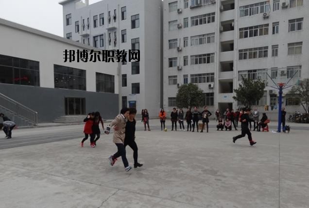 ?？德毥讨行膶W(xué)校怎么樣、好不好