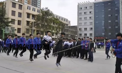 蘭州鐵路技工學(xué)校2020年學(xué)費(fèi)、收費(fèi)多少