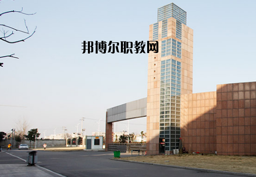 鳳臺職業(yè)教育中心2020年報名條件、招生要求、招生對象