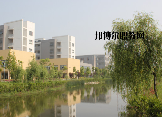 蕪湖師范學(xué)校2020年報名條件、招生要求、招生對象