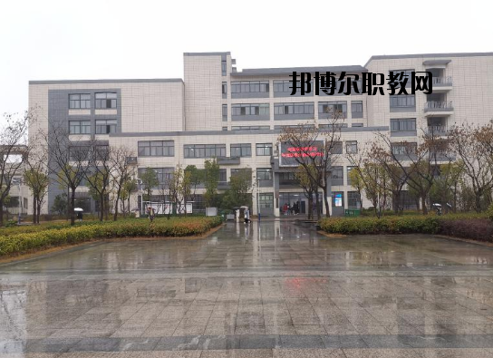 合肥工業(yè)學(xué)校2020年報名條件、招生要求、招生對象