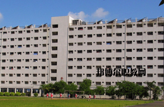 廣東輕工業(yè)技師學(xué)院2020年報名條件、招生要求、招生對象