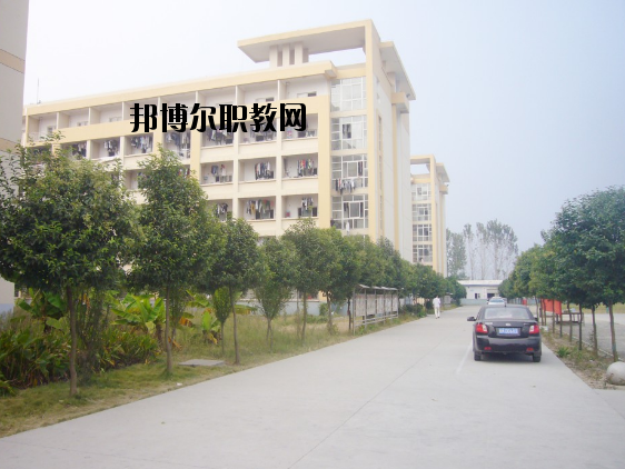 阜陽(yáng)工商貿(mào)易學(xué)校怎么樣、好不好