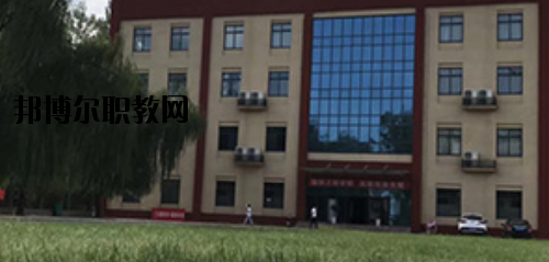 河南工業(yè)和信息化高級(jí)技工學(xué)校2021年報(bào)名條件、招生要求、招生對(duì)象