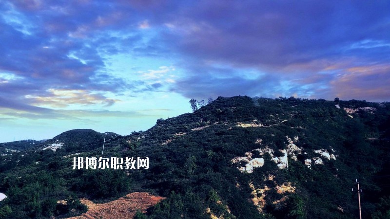 三門(mén)峽陜州區(qū)中等專業(yè)學(xué)校2021年招生辦聯(lián)系電話