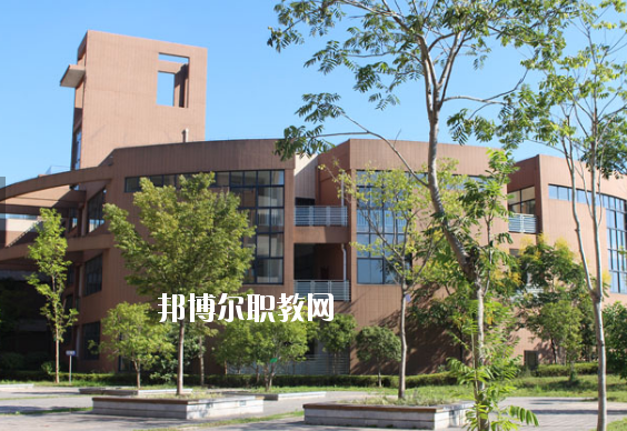 黃山東華技工學(xué)校2020年報名條件、招生要求、招生對象
