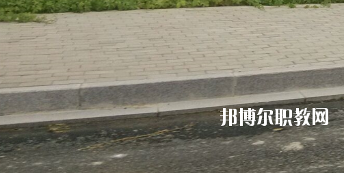 柳州市醫(yī)藥生物工程職業(yè)技術(shù)學校2020年招生簡章