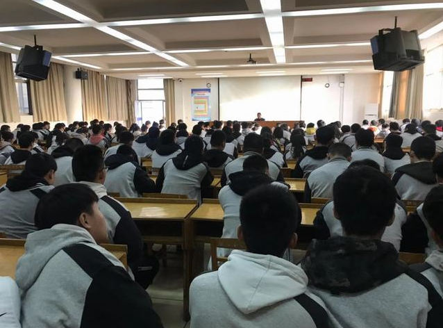 江蘇建湖中等專業(yè)學(xué)校2020年報(bào)名條件、招生要求、招生對(duì)象