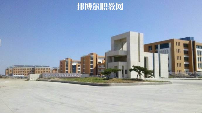 確山縣職業(yè)教育中心2021年報名條件、招生要求、招生對象