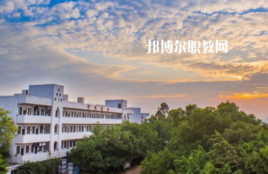廣州市南沙區(qū)嶺東職業(yè)技術學校2020年報名條件、招生要求、招生對象