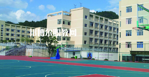 銅仁碧江區(qū)中等職業(yè)學(xué)校2020年報(bào)名條件、招生要求、招生對(duì)象