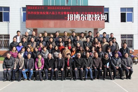 南陽工業(yè)學(xué)校2021年報名條件、招生要求、招生對象
