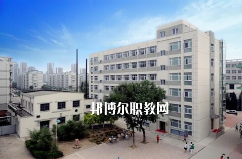 南陽經(jīng)濟貿(mào)易學校2021年報名條件、招生要求、招生對象