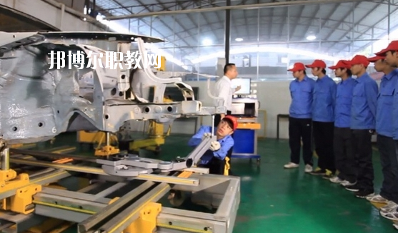 廣東2020年初中生讀什么汽修學校
