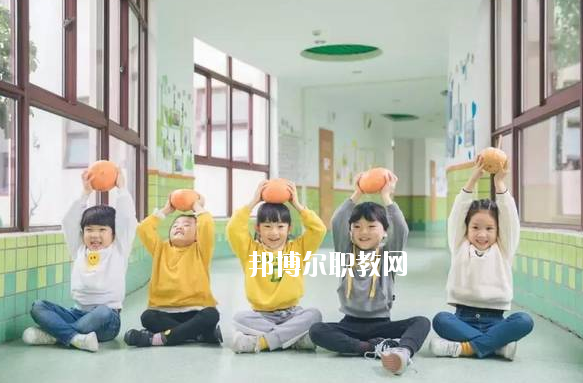 湖北2020年幼師學校都有什么專業(yè)適合女生