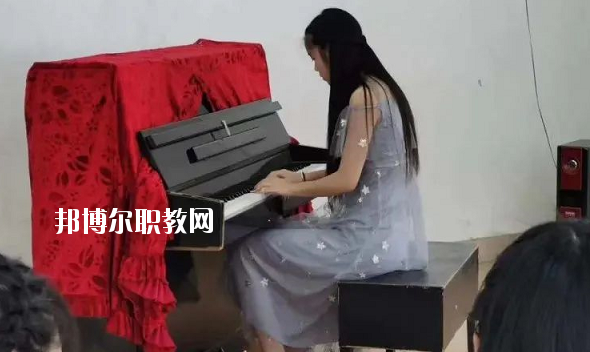 梅州五洲學(xué)校2020年學(xué)費、收費多少